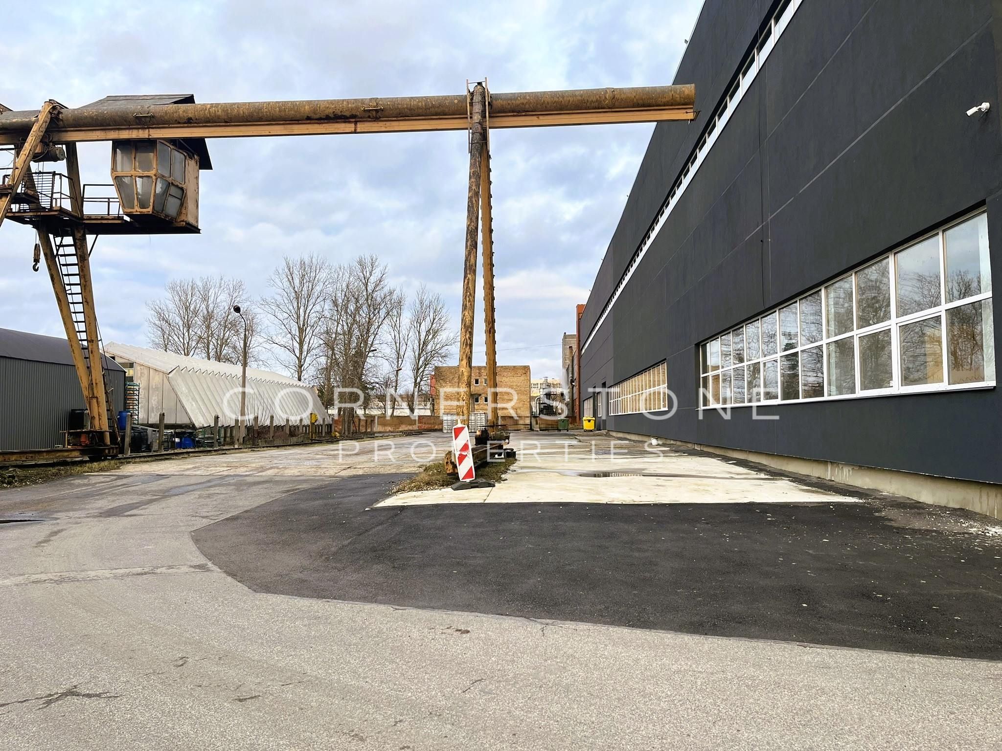 Noliktavu un ražošanas telpu komplekss Uriekstes 4A
