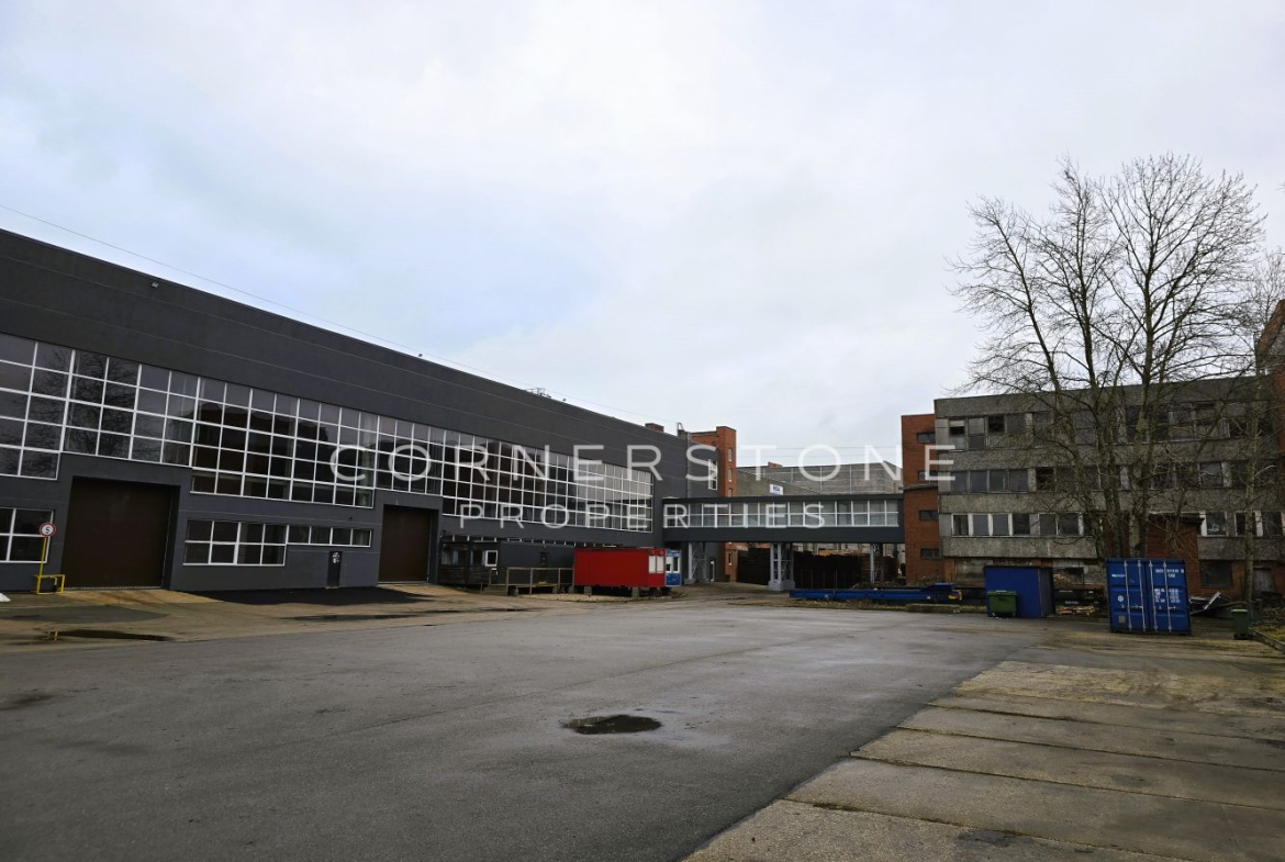 Noliktavu un ražošanas telpu komplekss Uriekstes 4A