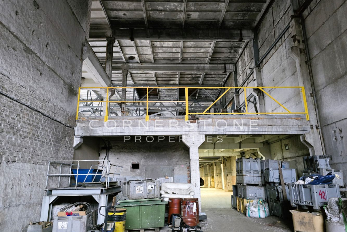Noliktavu un ražošanas telpu komplekss Uriekstes 4A