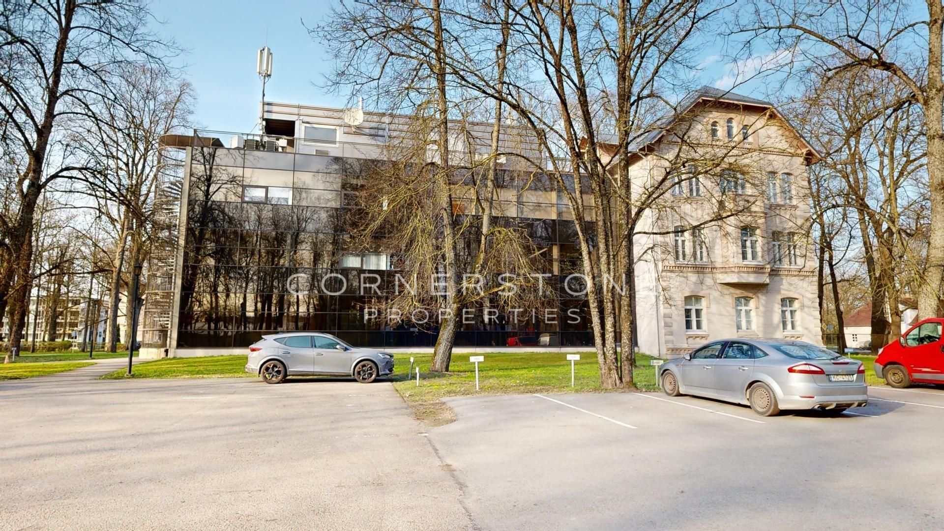 Renovēts biroju komplekss Torņkalnā