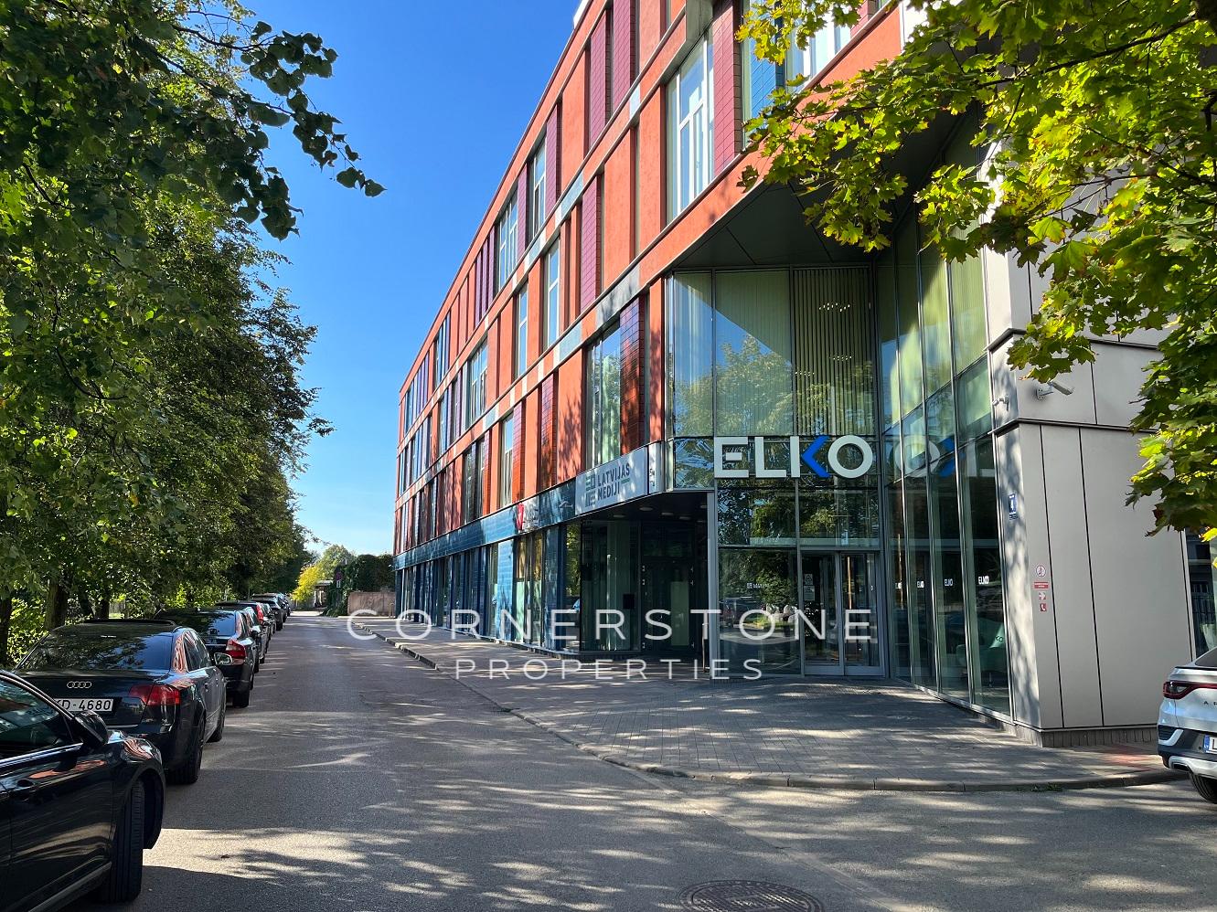 Birojs 354 m², Toma ielā 4