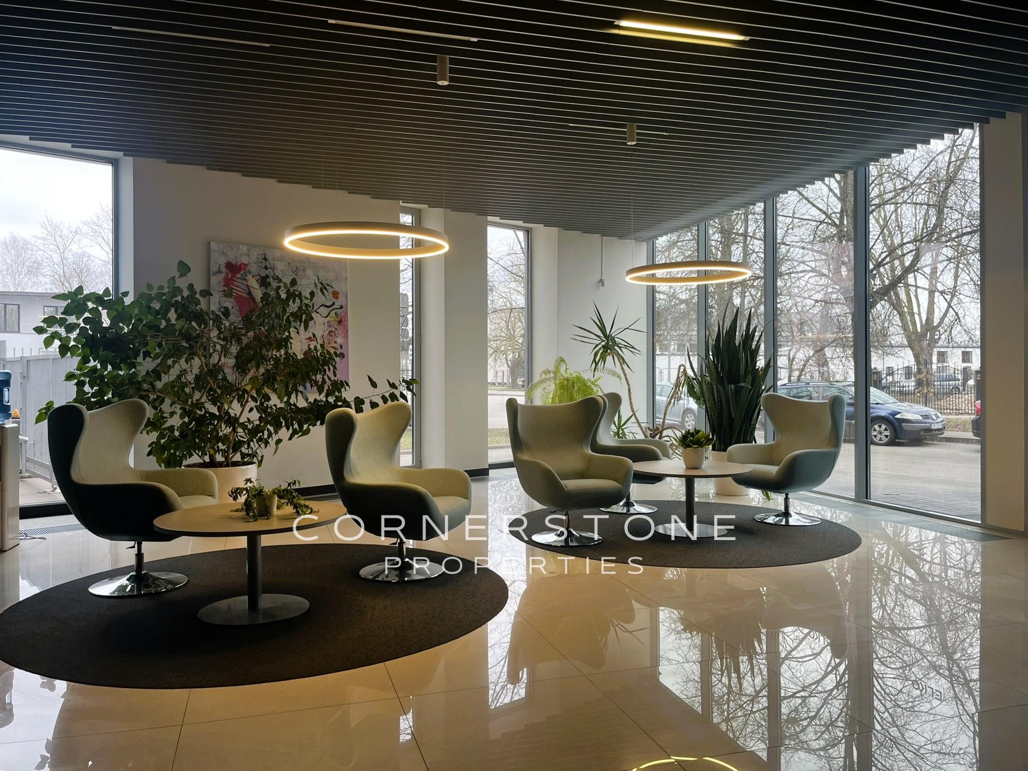 Birojs 354 m², Toma ielā 4