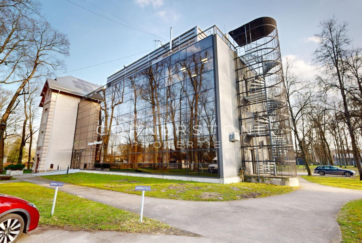 Renovēts biroju komplekss Torņkalnā