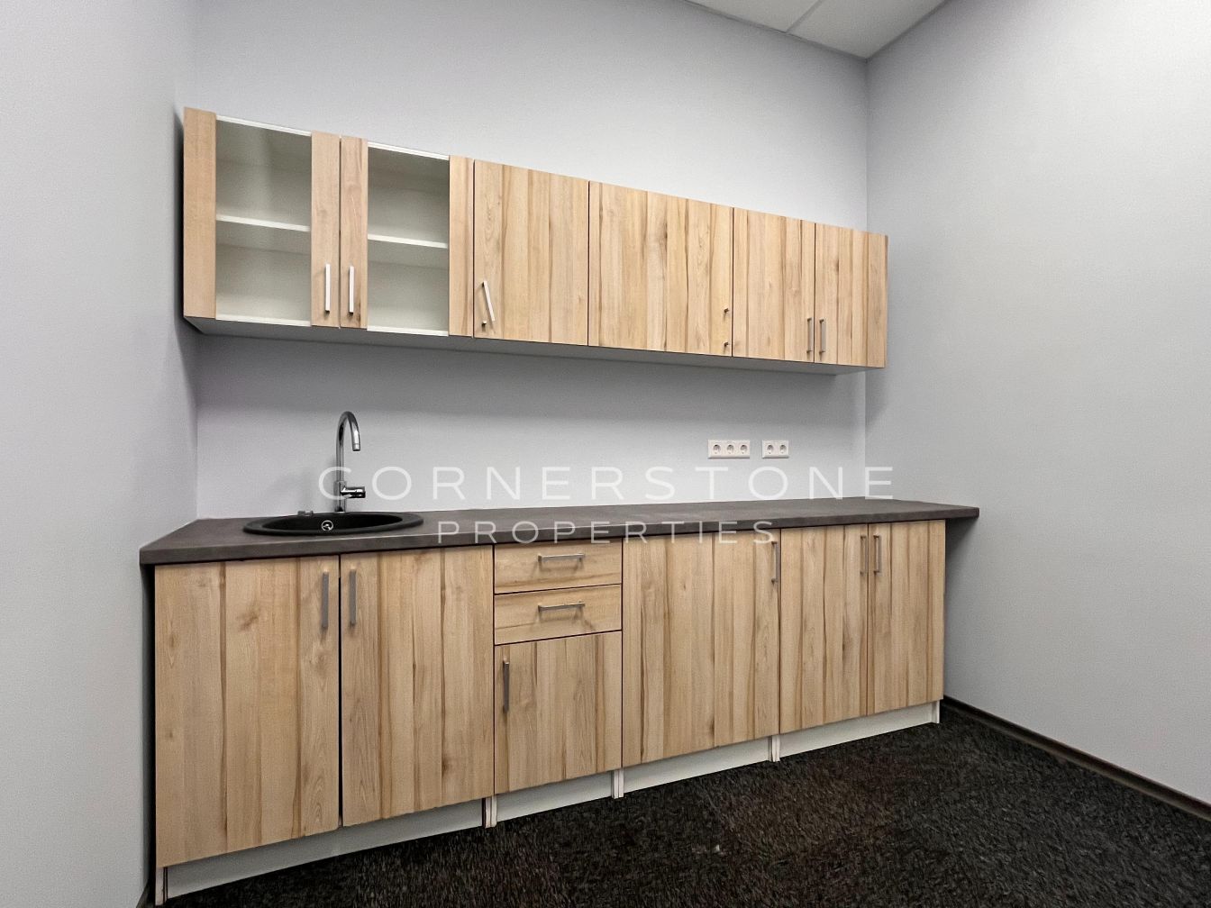 Biroja telpas 136 m², Vienības gatvē 109