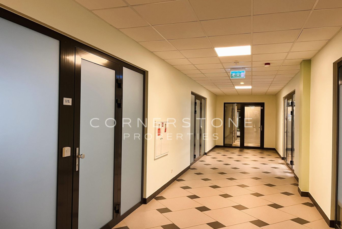 Biroja telpas 136 m², Vienības gatvē 109