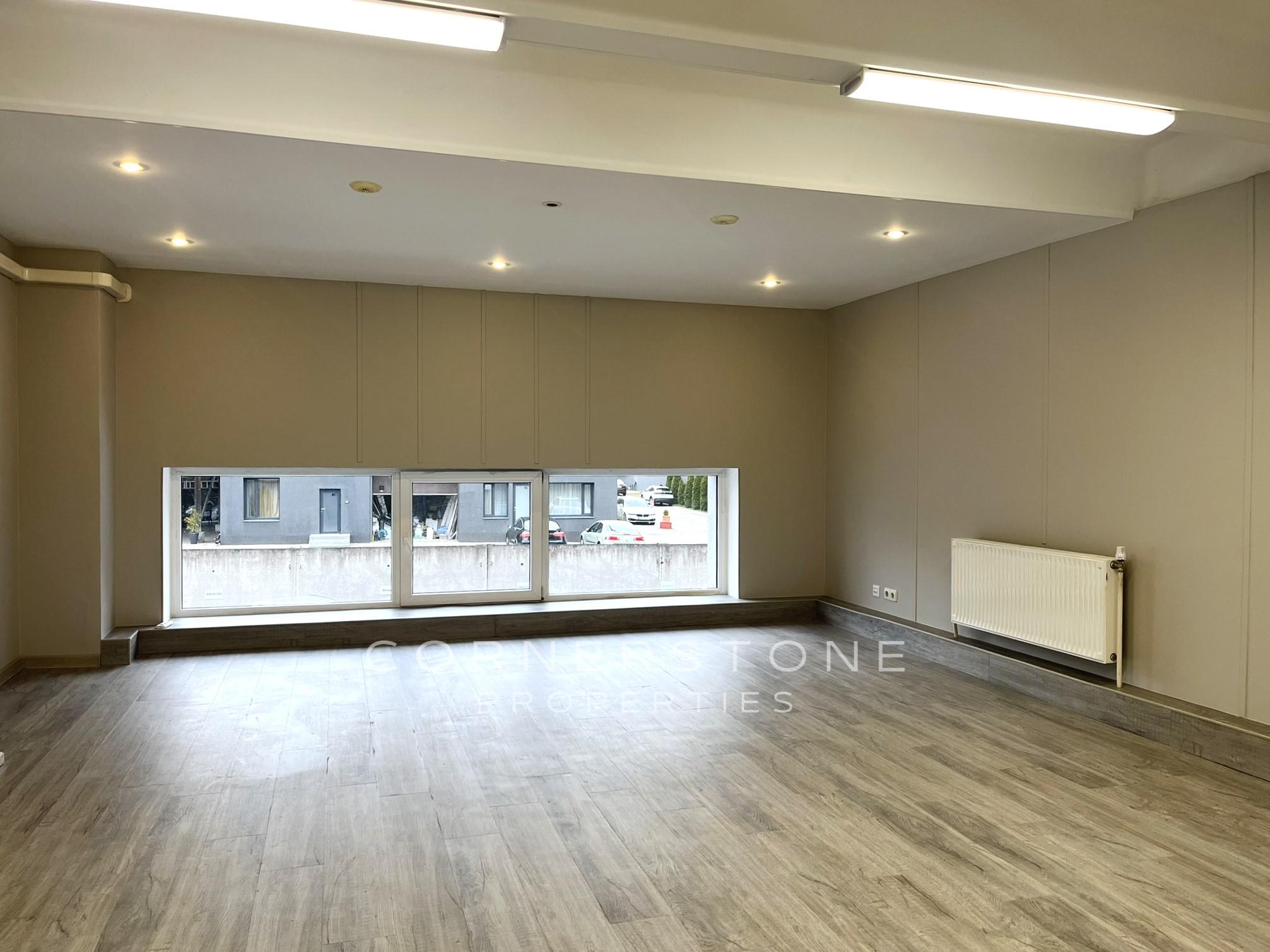 Birojs 51 m², Mazā Krasta ielā 83