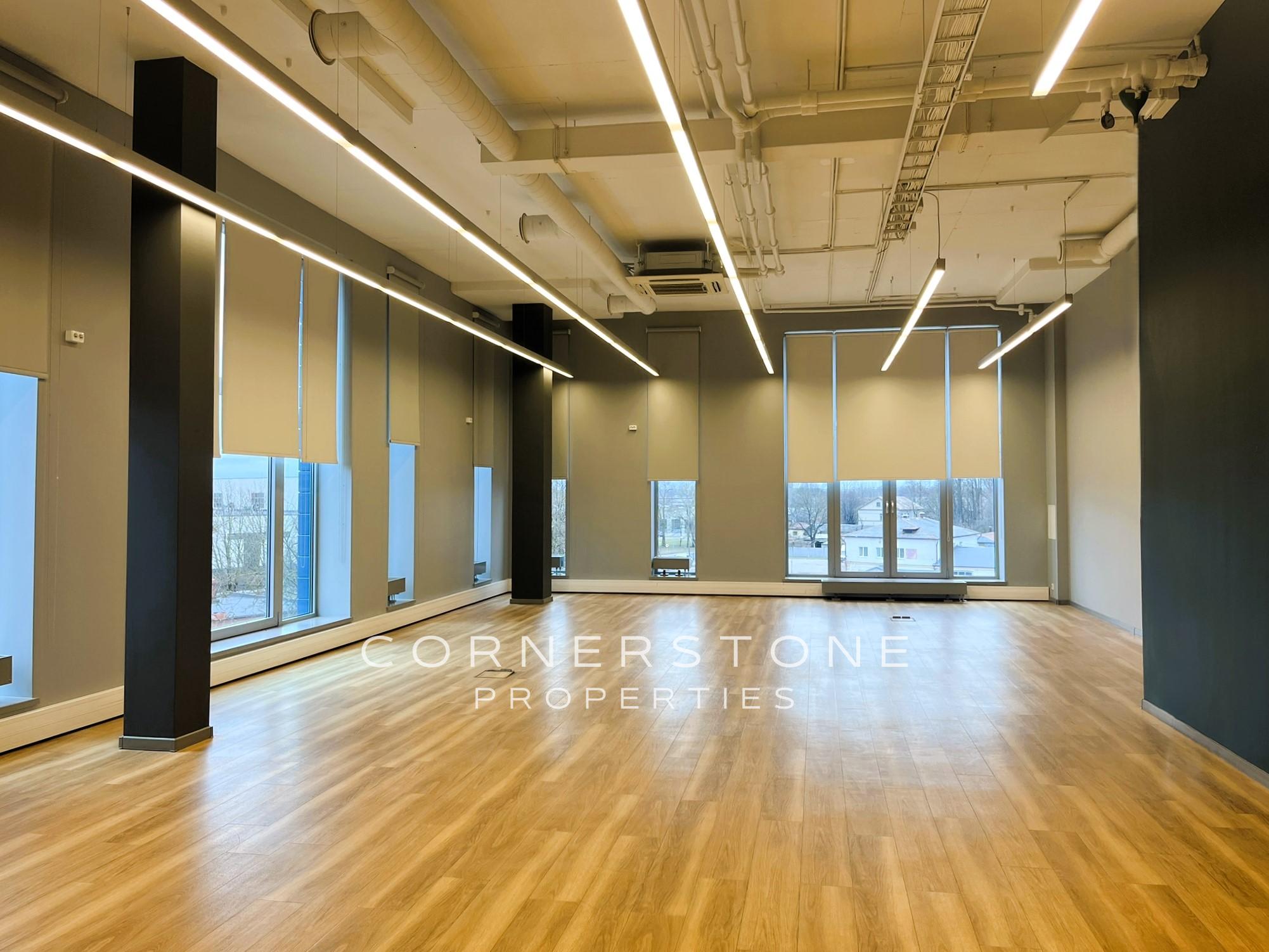 Birojs 354 m², Toma ielā 4