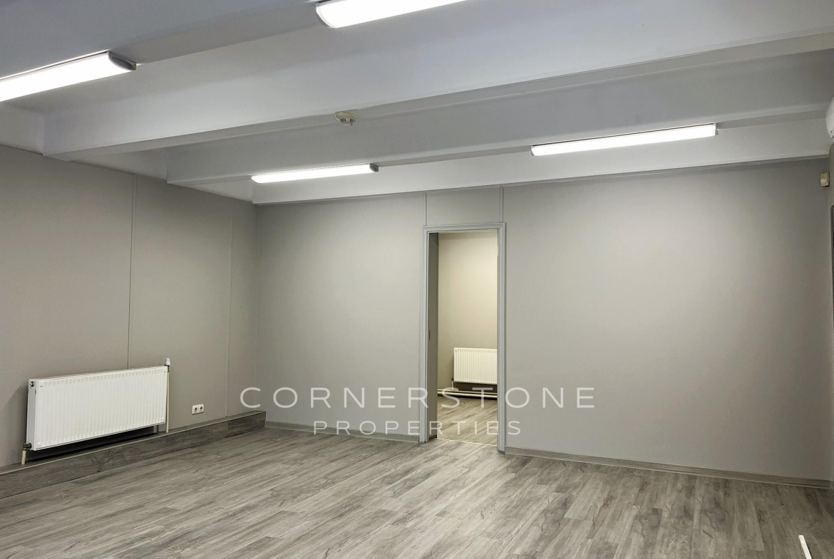 Birojs 51 m², Mazā Krasta ielā 83
