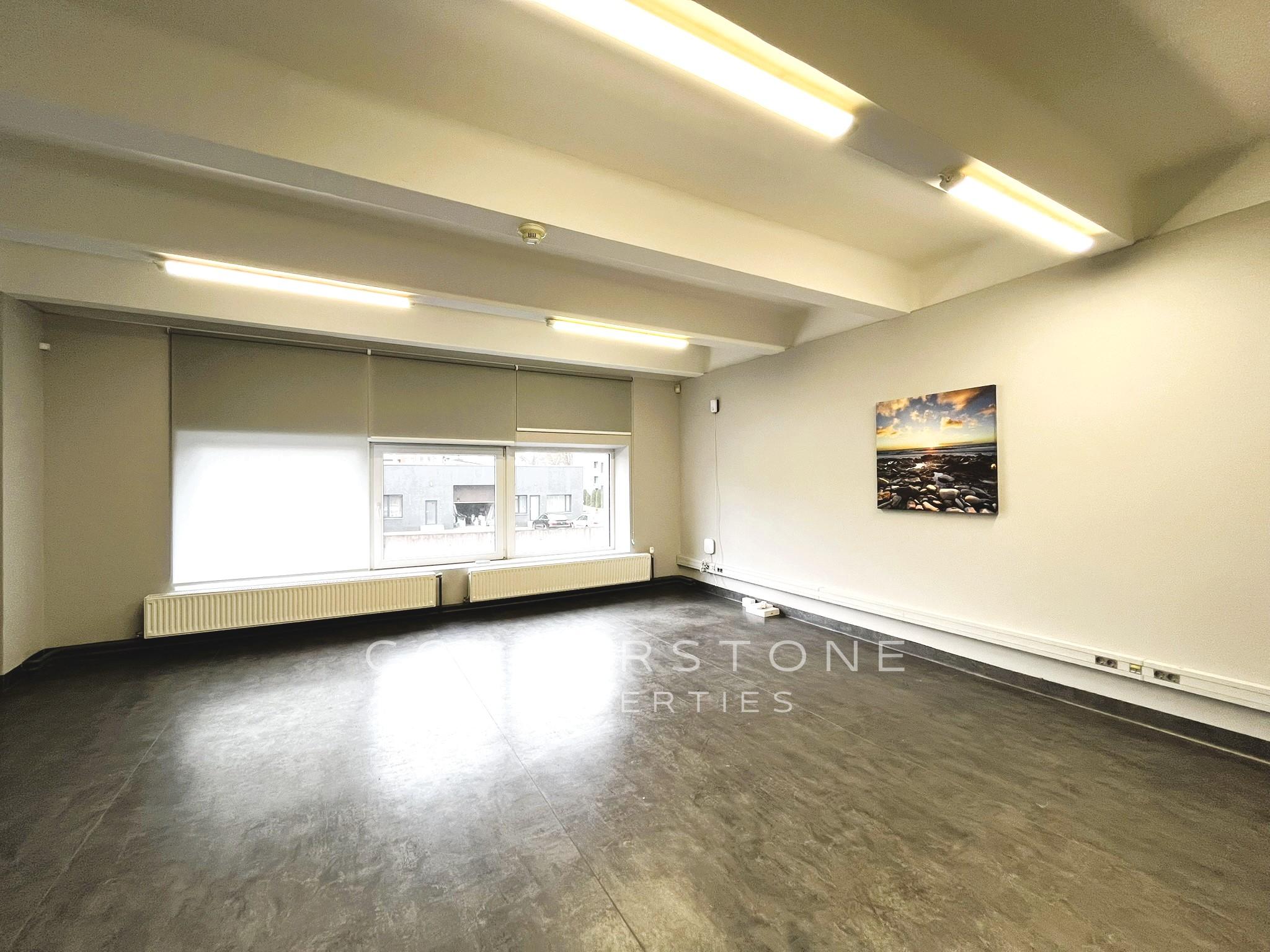Birojs 34 m², Mazā Krasta ielā 83