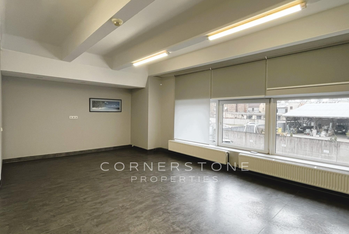 Birojs 34 m², Mazā Krasta ielā 83