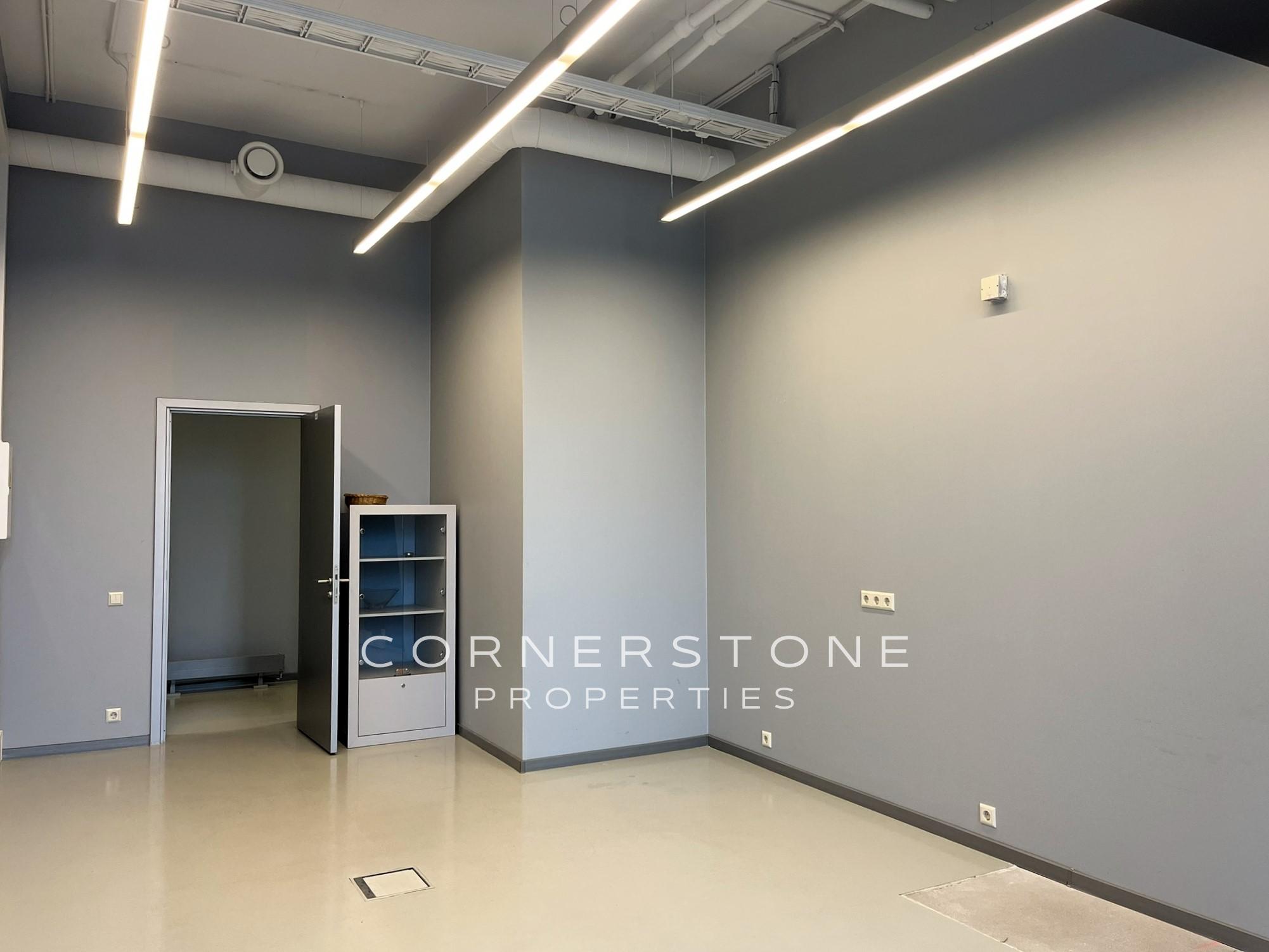 Birojs 354 m², Toma ielā 4