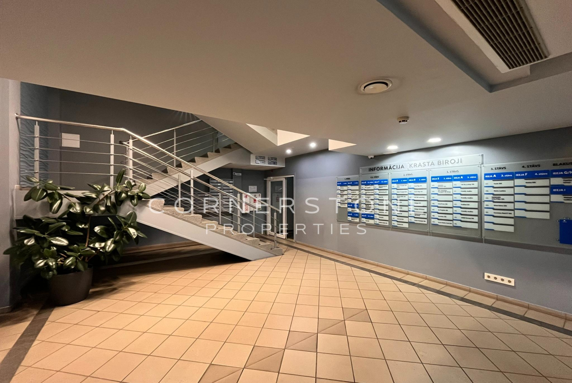 Birojs 104,5 m², Mazā Krasta ielā 83
