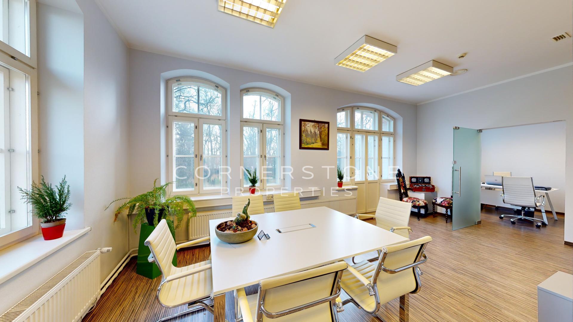 Renovēts biroju komplekss Torņkalnā