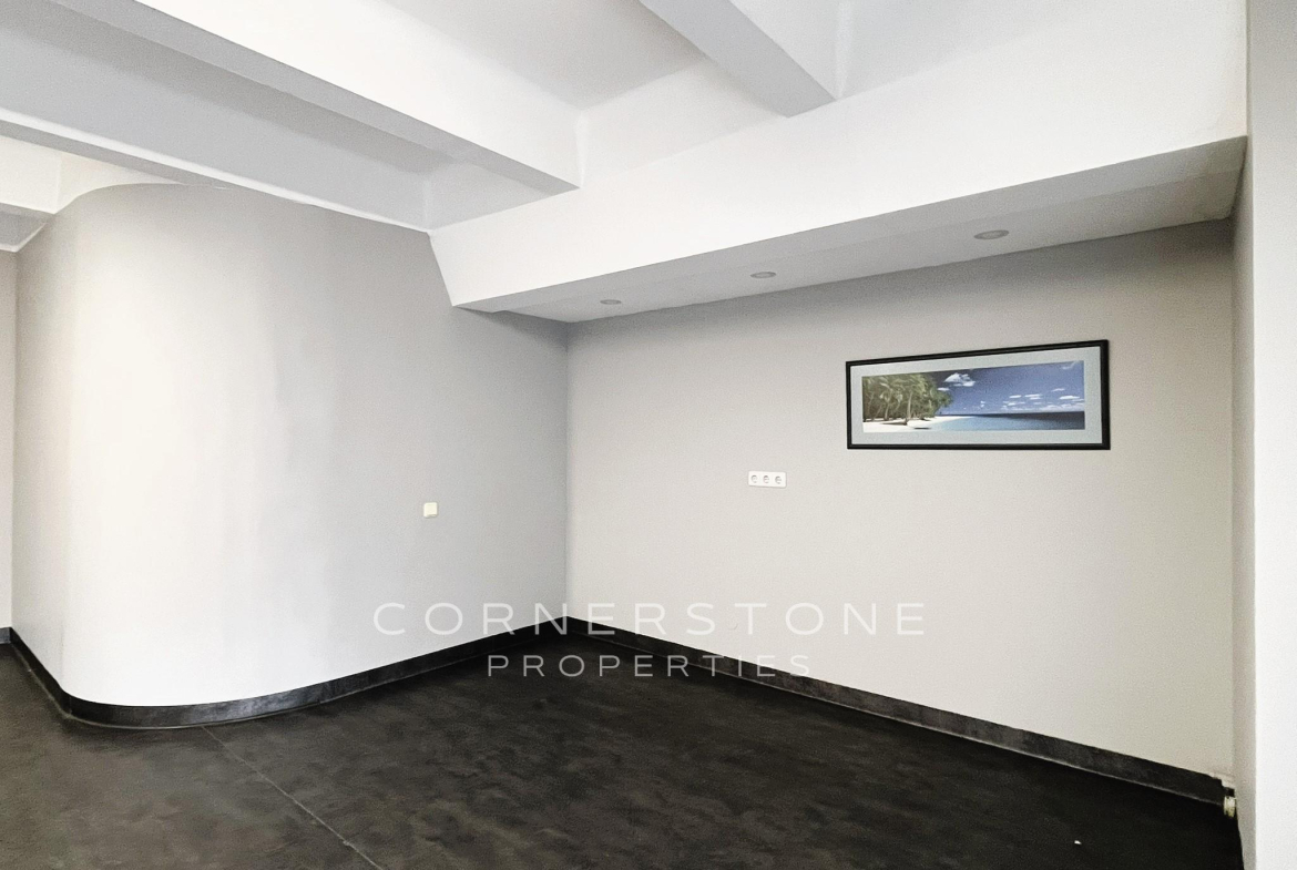 Birojs 34 m², Mazā Krasta ielā 83