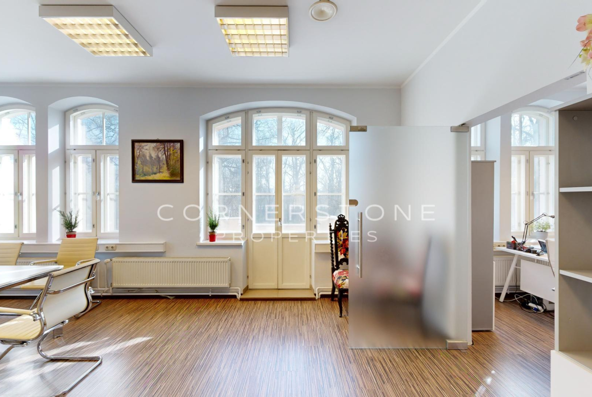 Renovēts biroju komplekss Torņkalnā