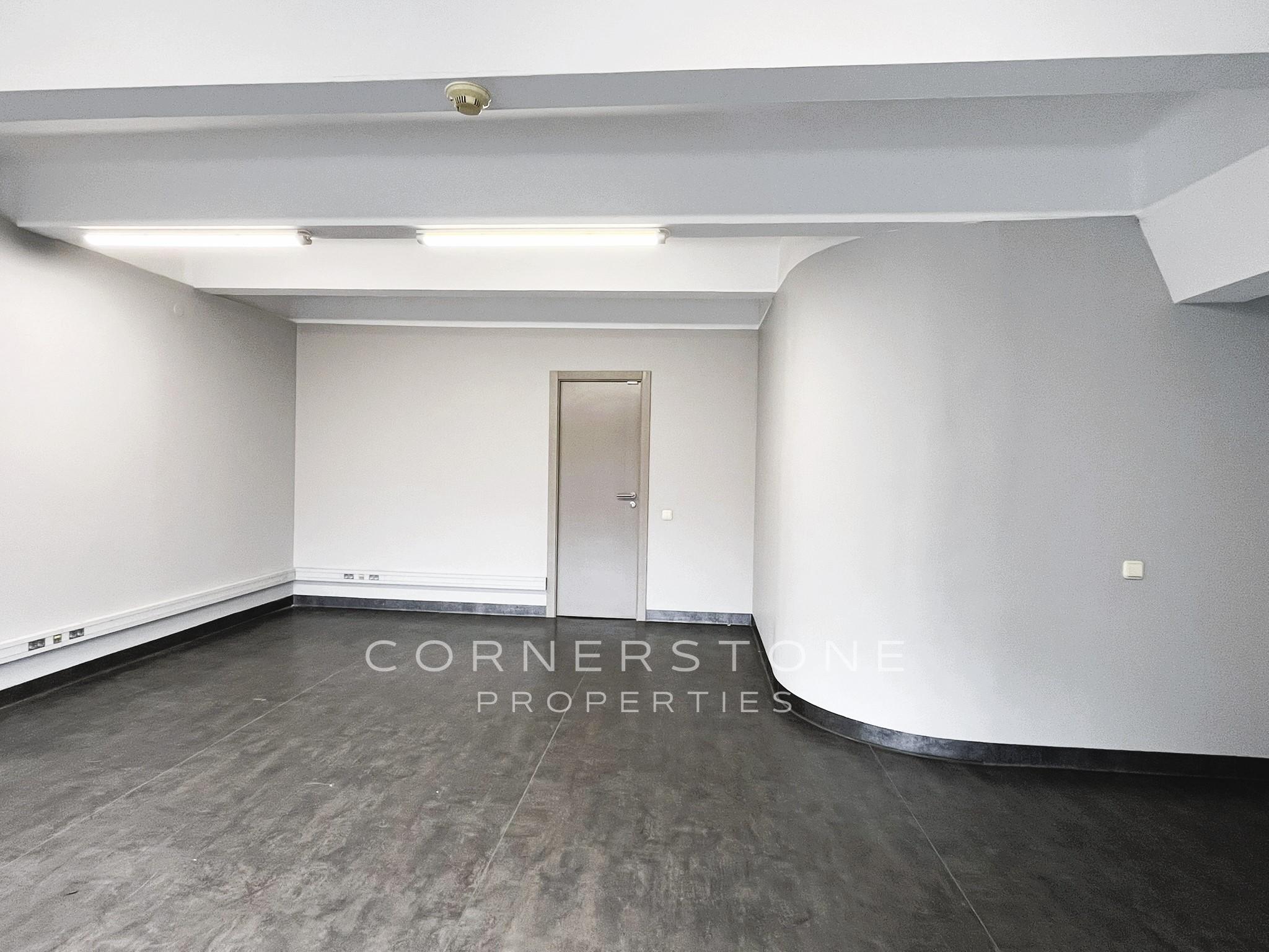 Birojs 34 m², Mazā Krasta ielā 83