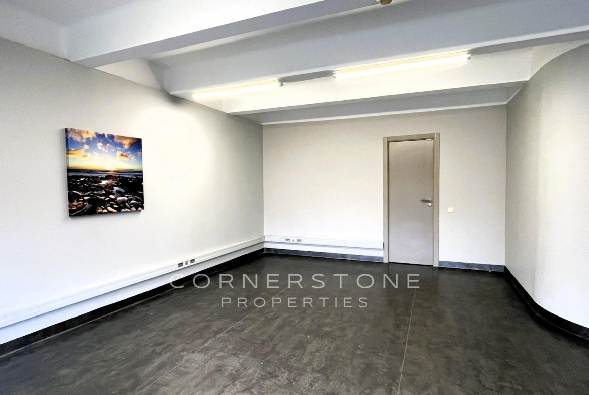 Birojs 34 m², Mazā Krasta ielā 83