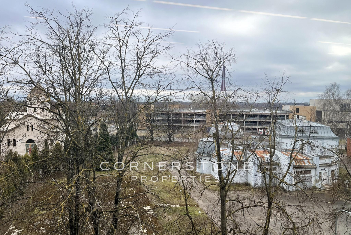 Birojs 354 m², Toma ielā 4