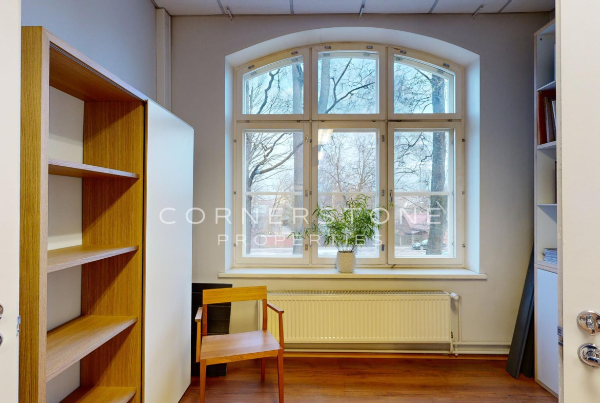 Renovēts biroju komplekss Torņkalnā
