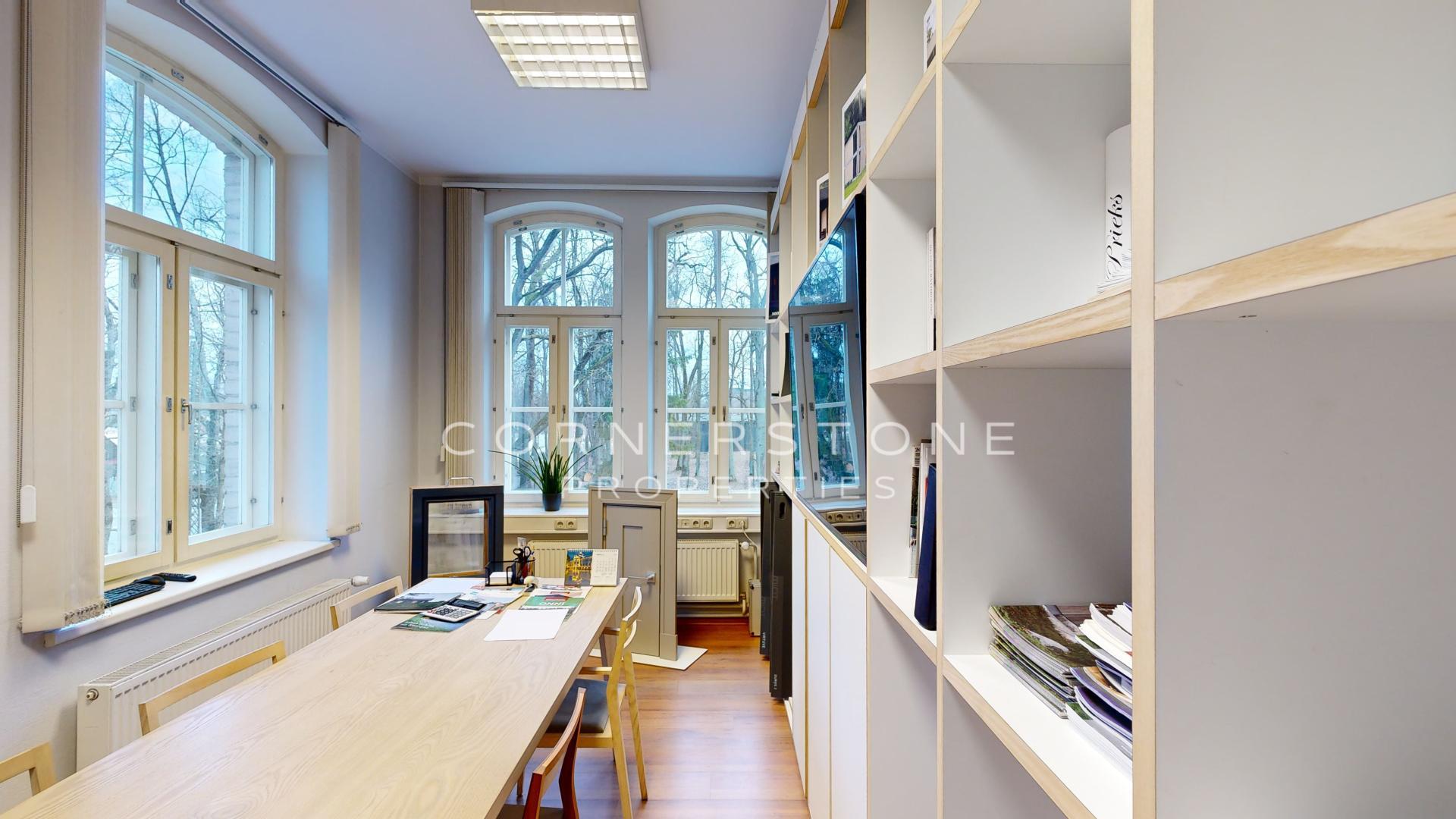 Renovēts biroju komplekss Torņkalnā