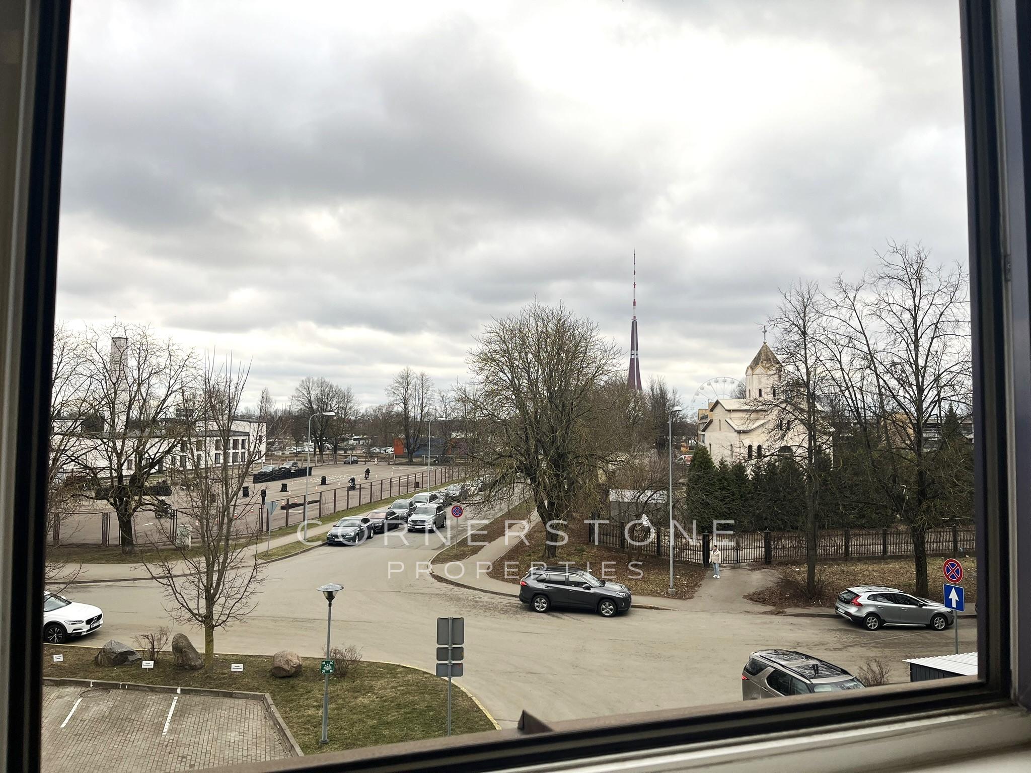 Birojs 104,5 m², Mazā Krasta ielā 83