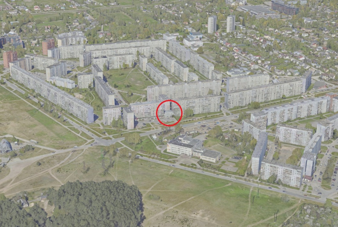 Pārdod daudzfunkcionālu ēku Ziepniekkalnā