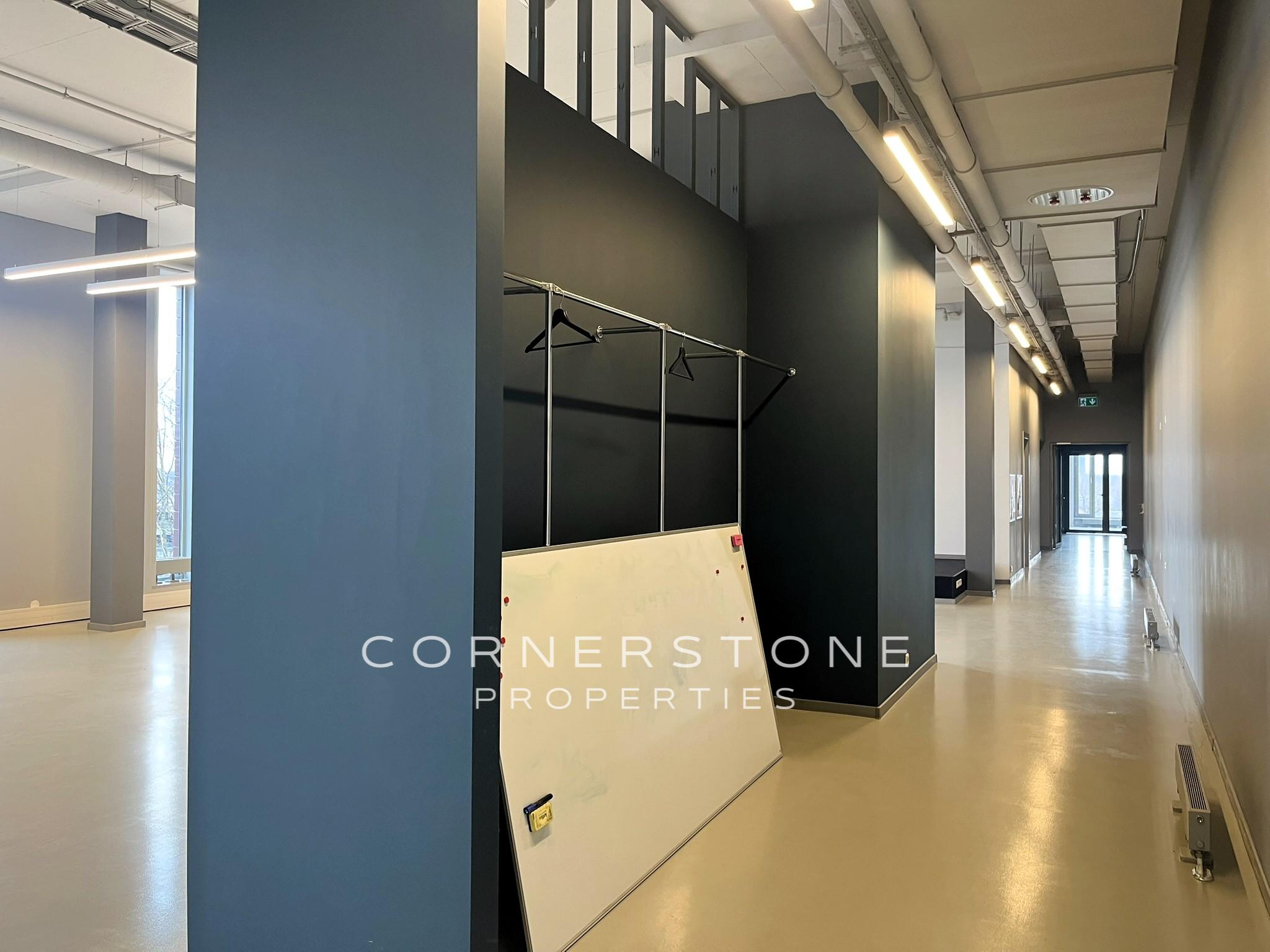 Birojs 354 m², Toma ielā 4