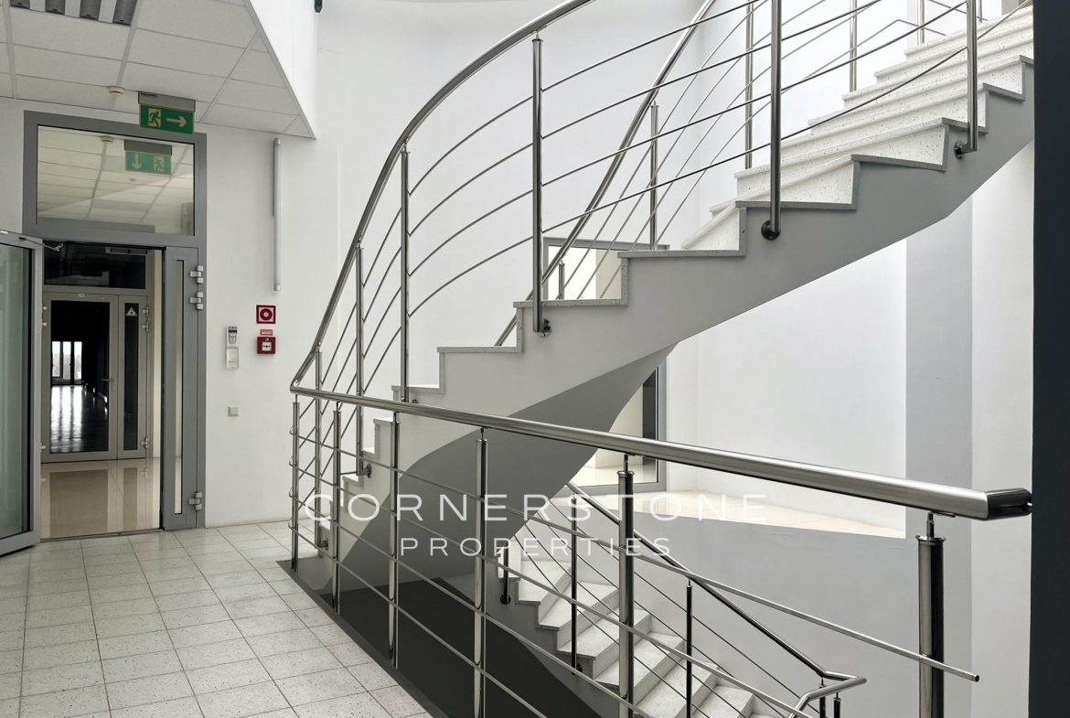 Birojs 354 m², Toma ielā 4