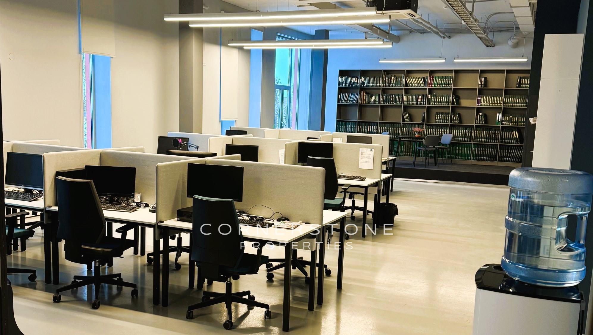 Birojs 354 m², Toma ielā 4
