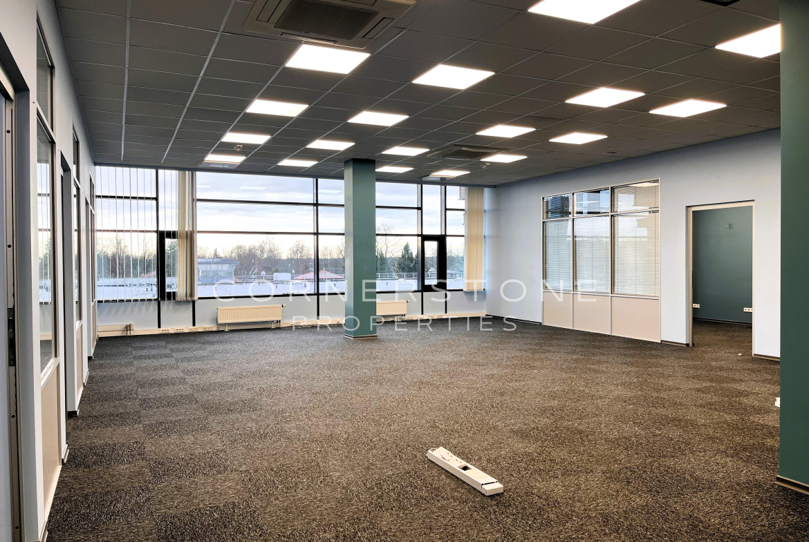 Biroja telpas 210 m2, Vienības gatvē 109