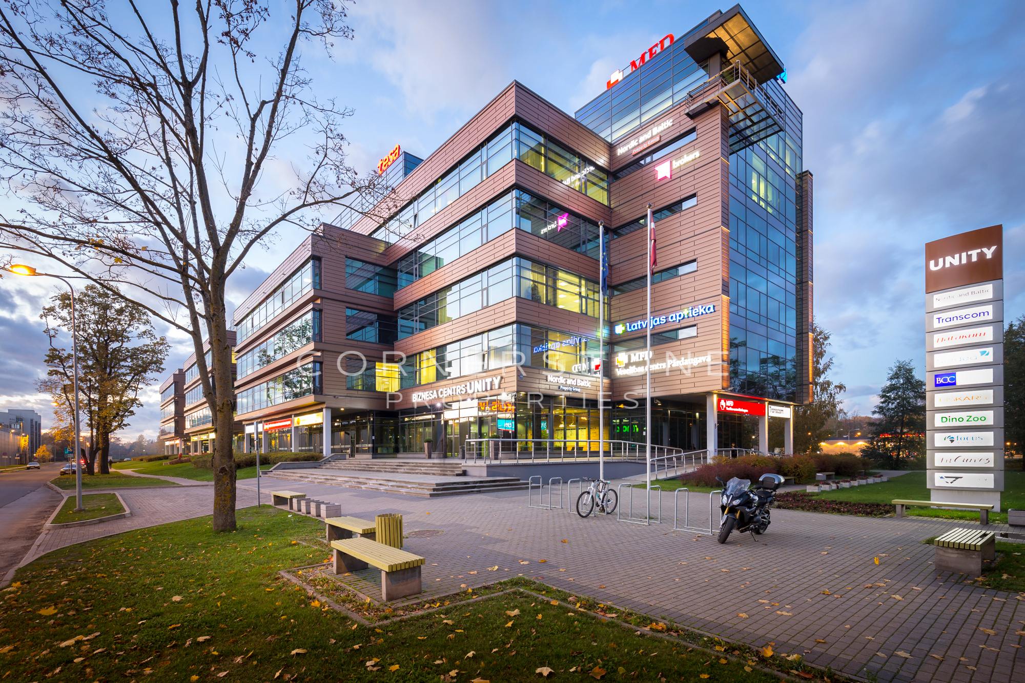 Biroja telpas 210 m2, Vienības gatvē 109
