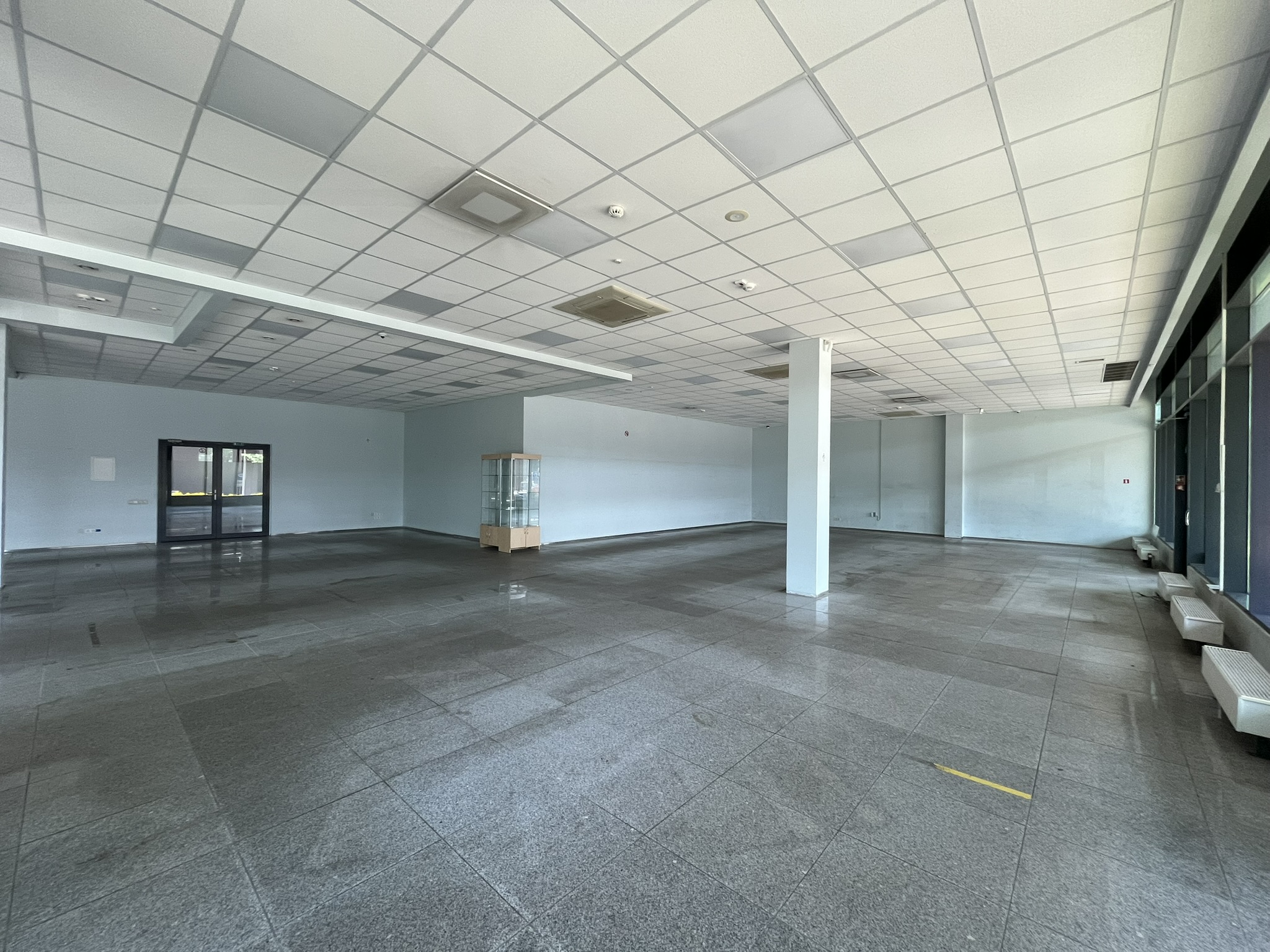 Telpu noma 330 m2, Vienības gatvē 109