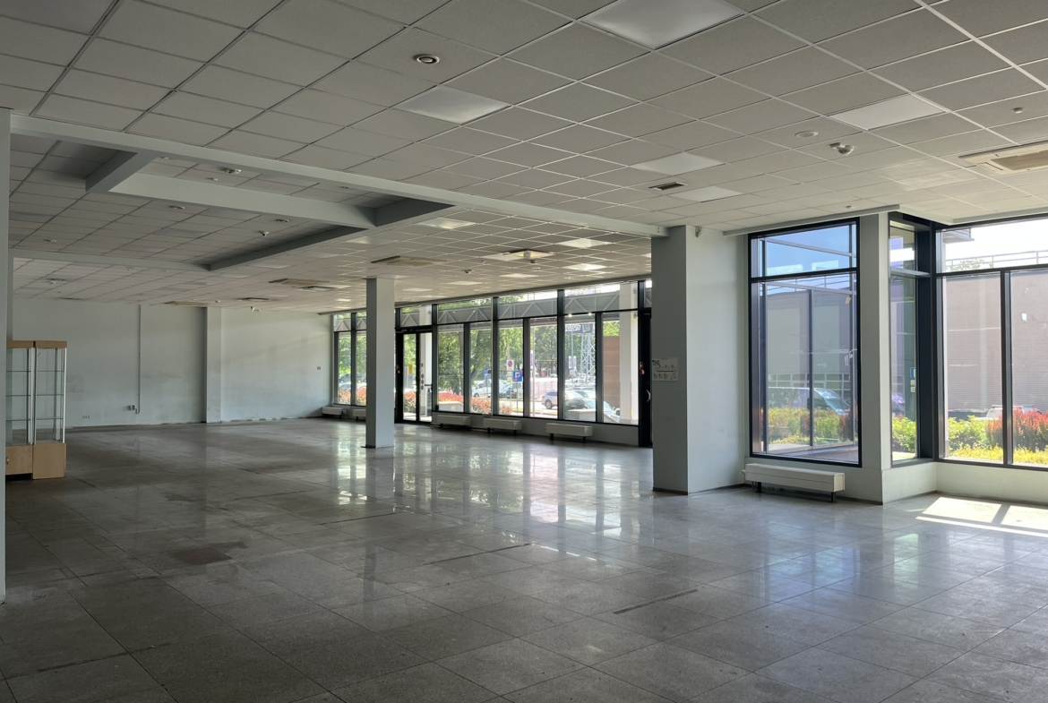 Telpu noma 330 m2, Vienības gatvē 109