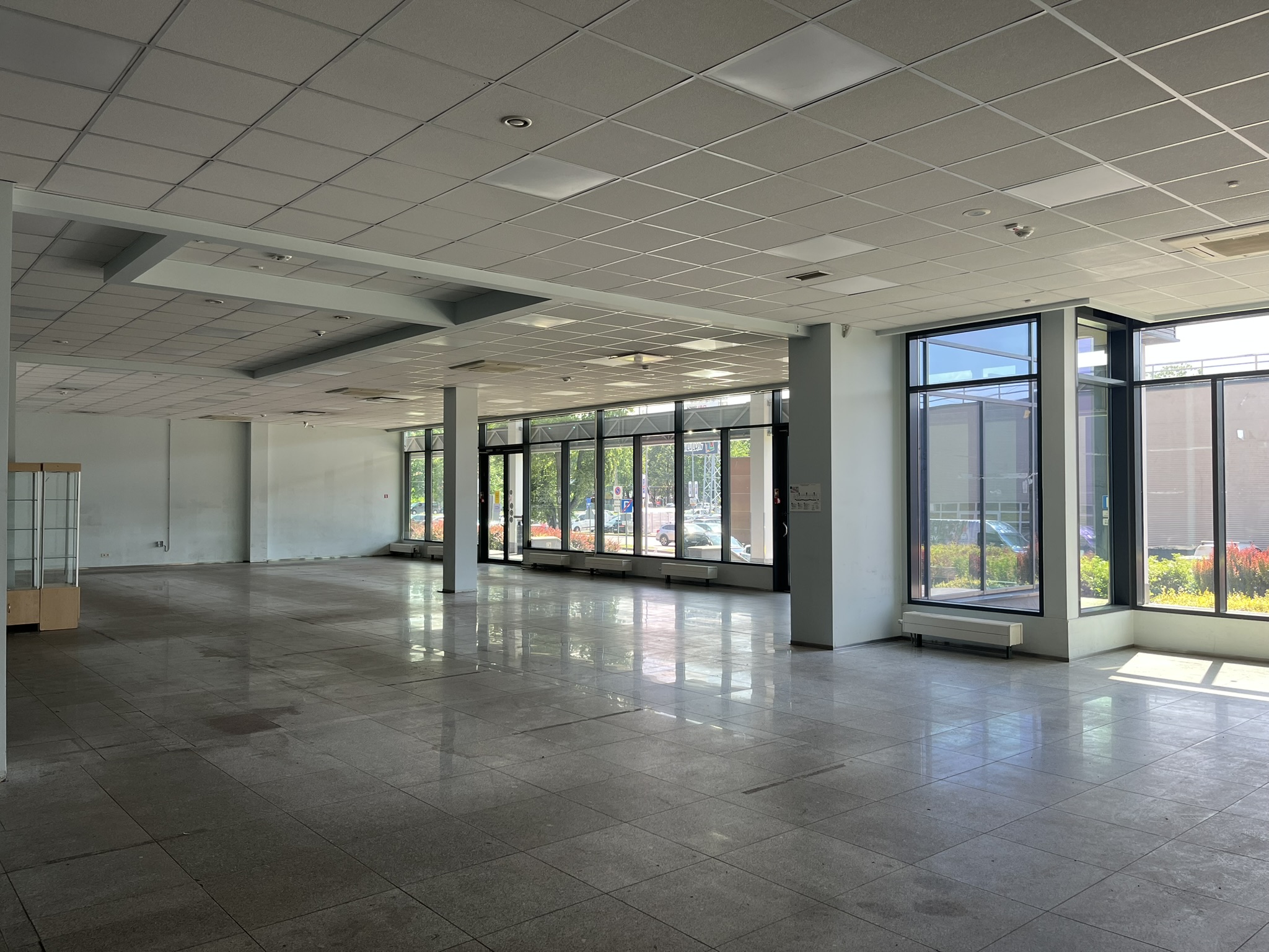 Telpu noma 330 m2, Vienības gatvē 109