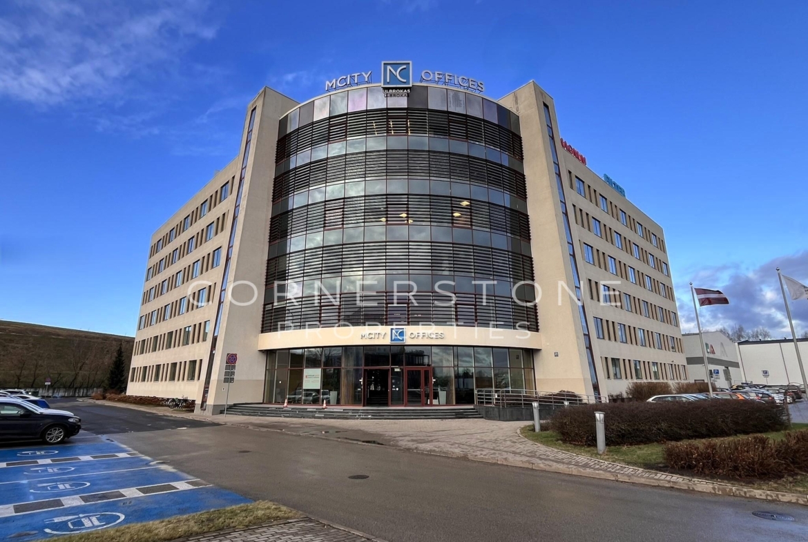 Biroja telpas 56 m2 Ulbrokas ielā 23