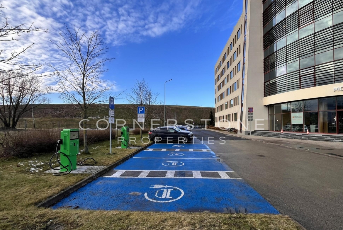 Biroja telpas 56 m2 Ulbrokas ielā 23