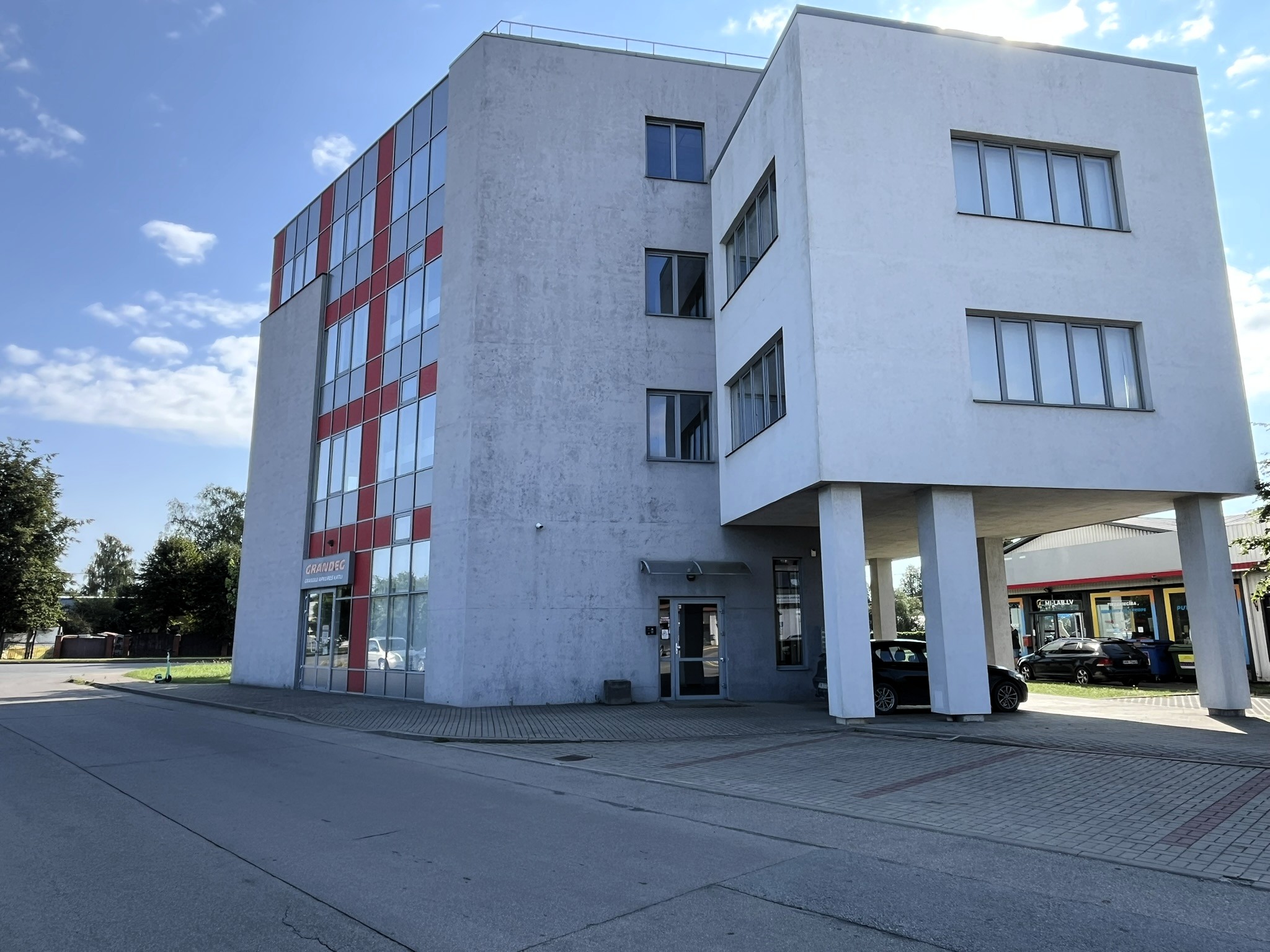 Biroju ēka Dārzciema ielā 56A