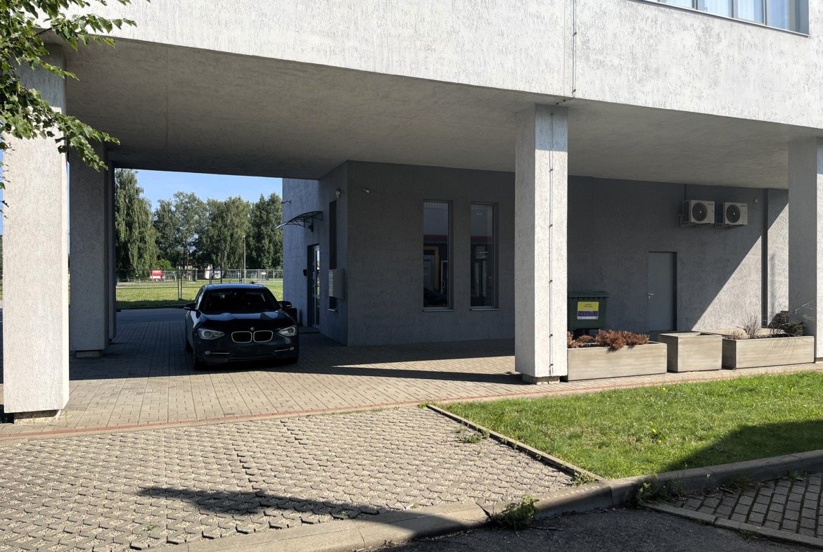Biroju ēka Dārzciema ielā 56A