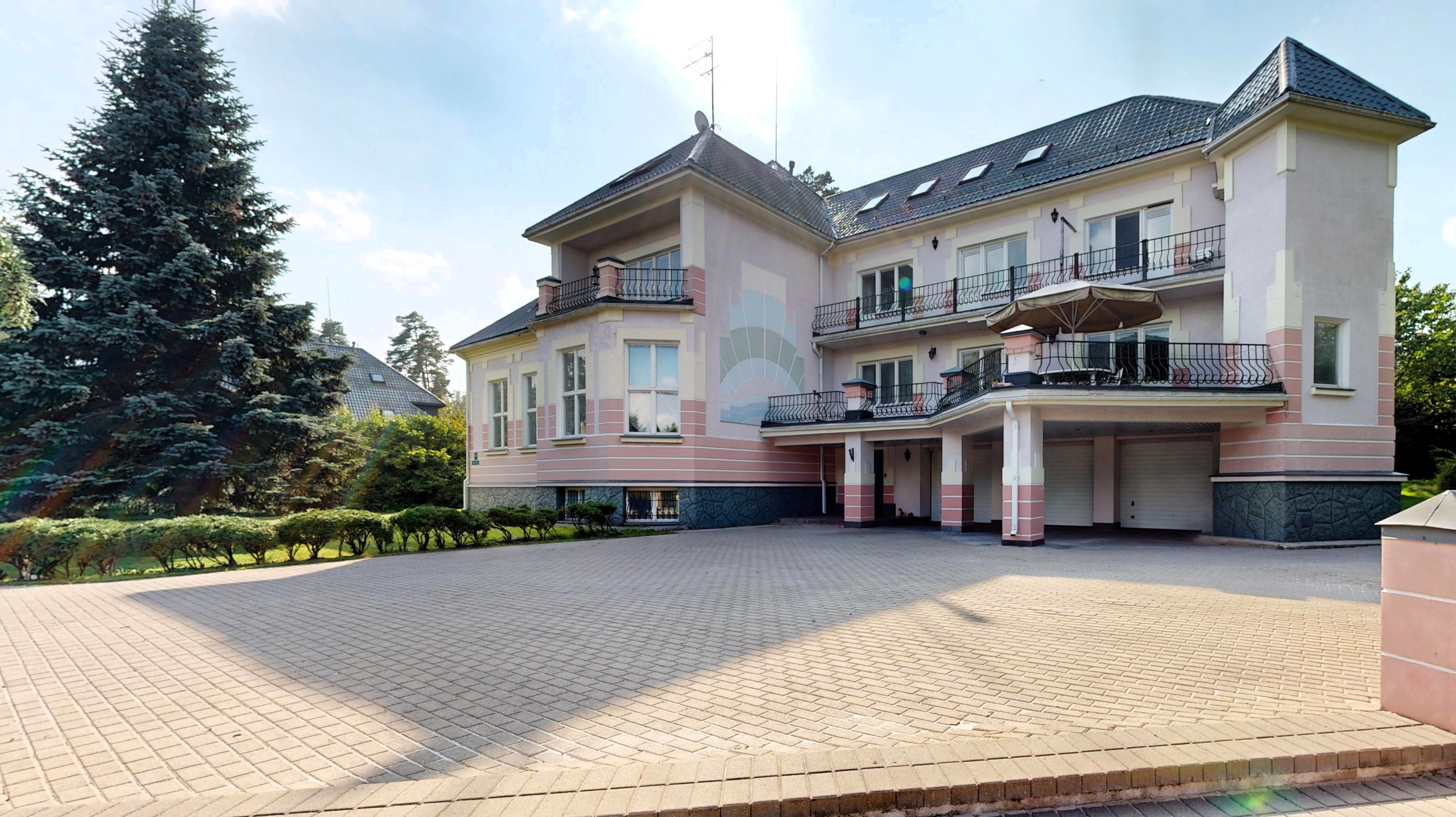 Ekskluzīvs īpašums Baltezera krastā