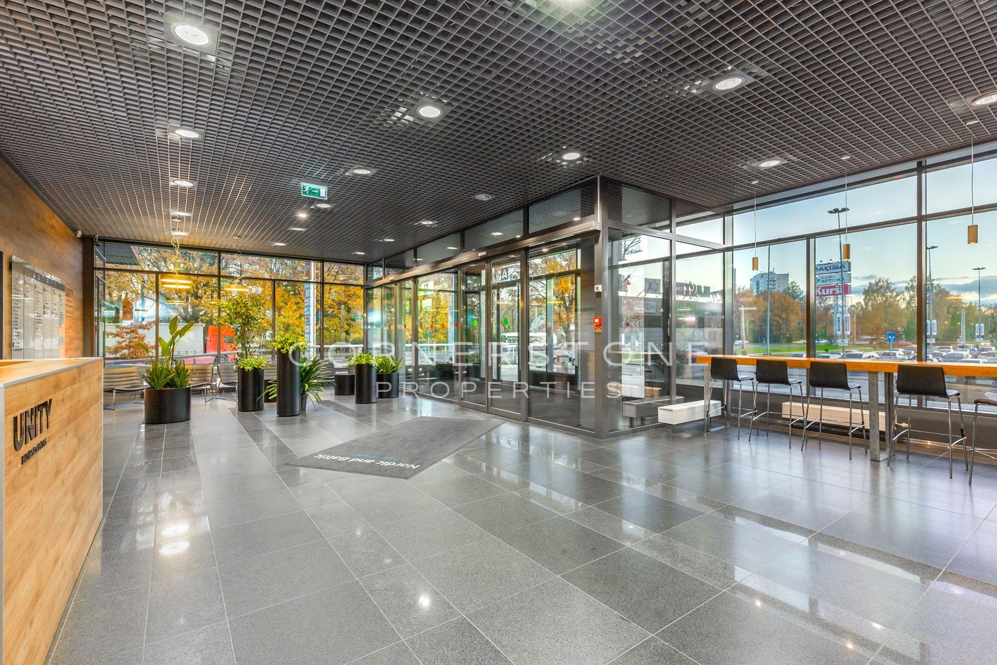 Biroja telpas 130 m2, Vienības gatvē 109