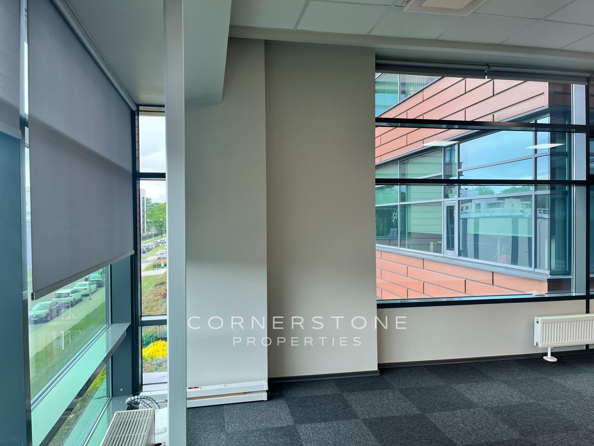 Biroja telpas 130 m2, Vienības gatvē 109