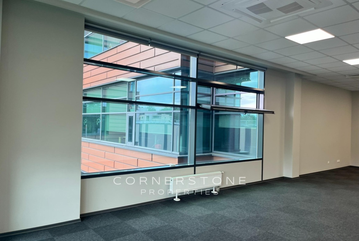 Biroja telpas 130 m2, Vienības gatvē 109