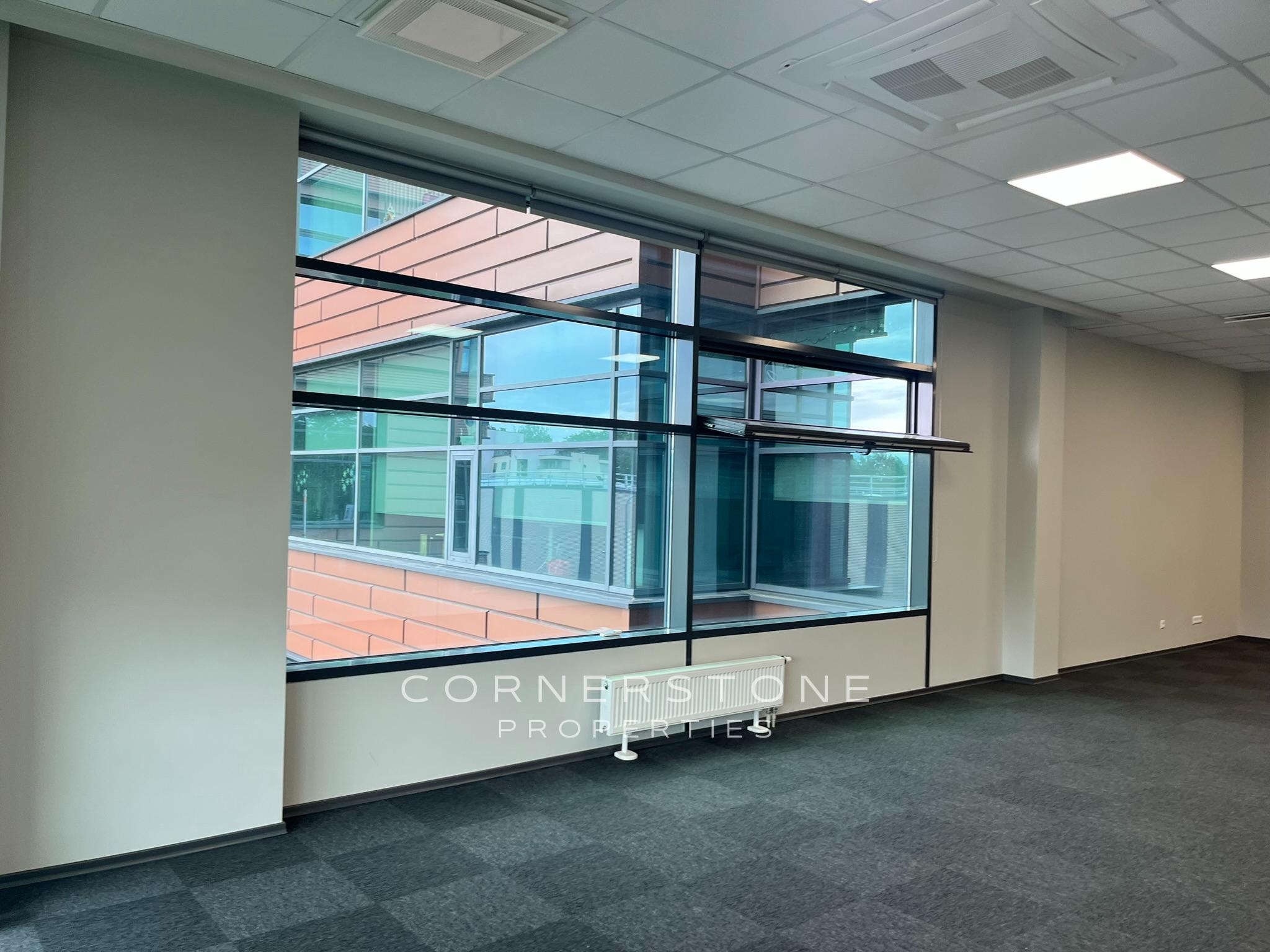 Biroja telpas 130 m2, Vienības gatvē 109