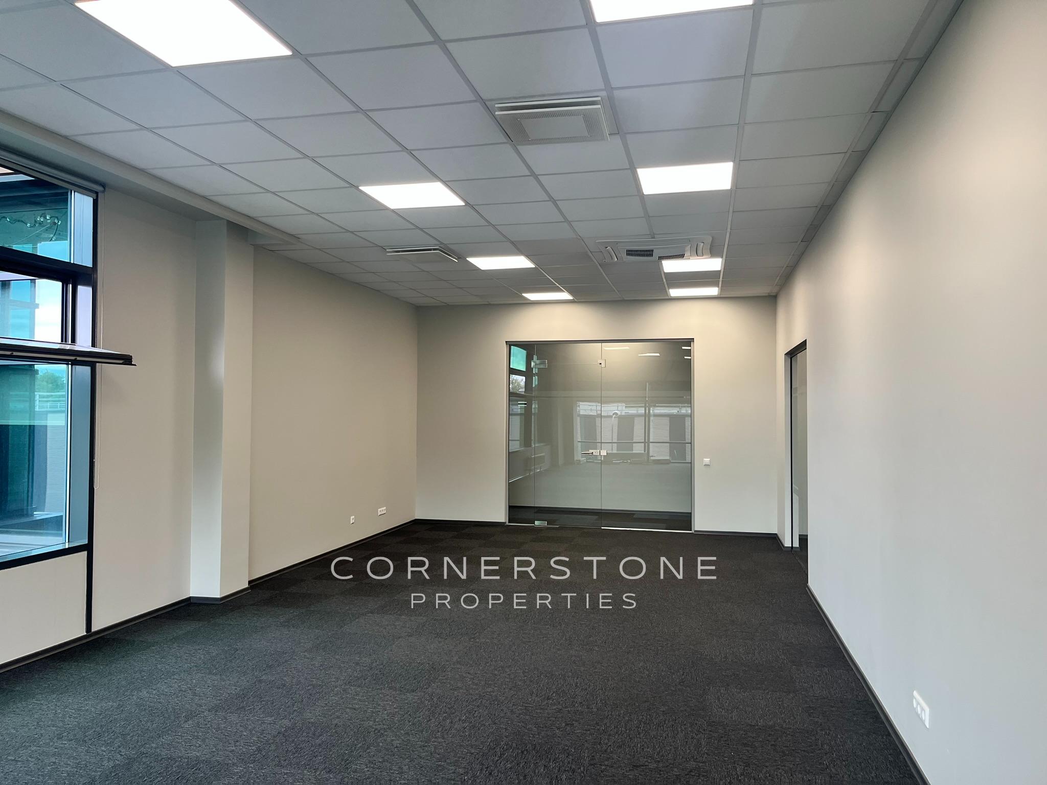 Biroja telpas 70 m2, Vienības gatvē 109