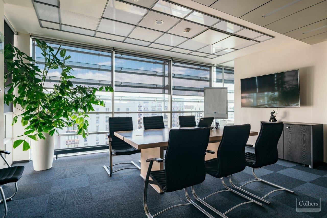 Biroja telpas 250 m2 S27 biroju ēkā