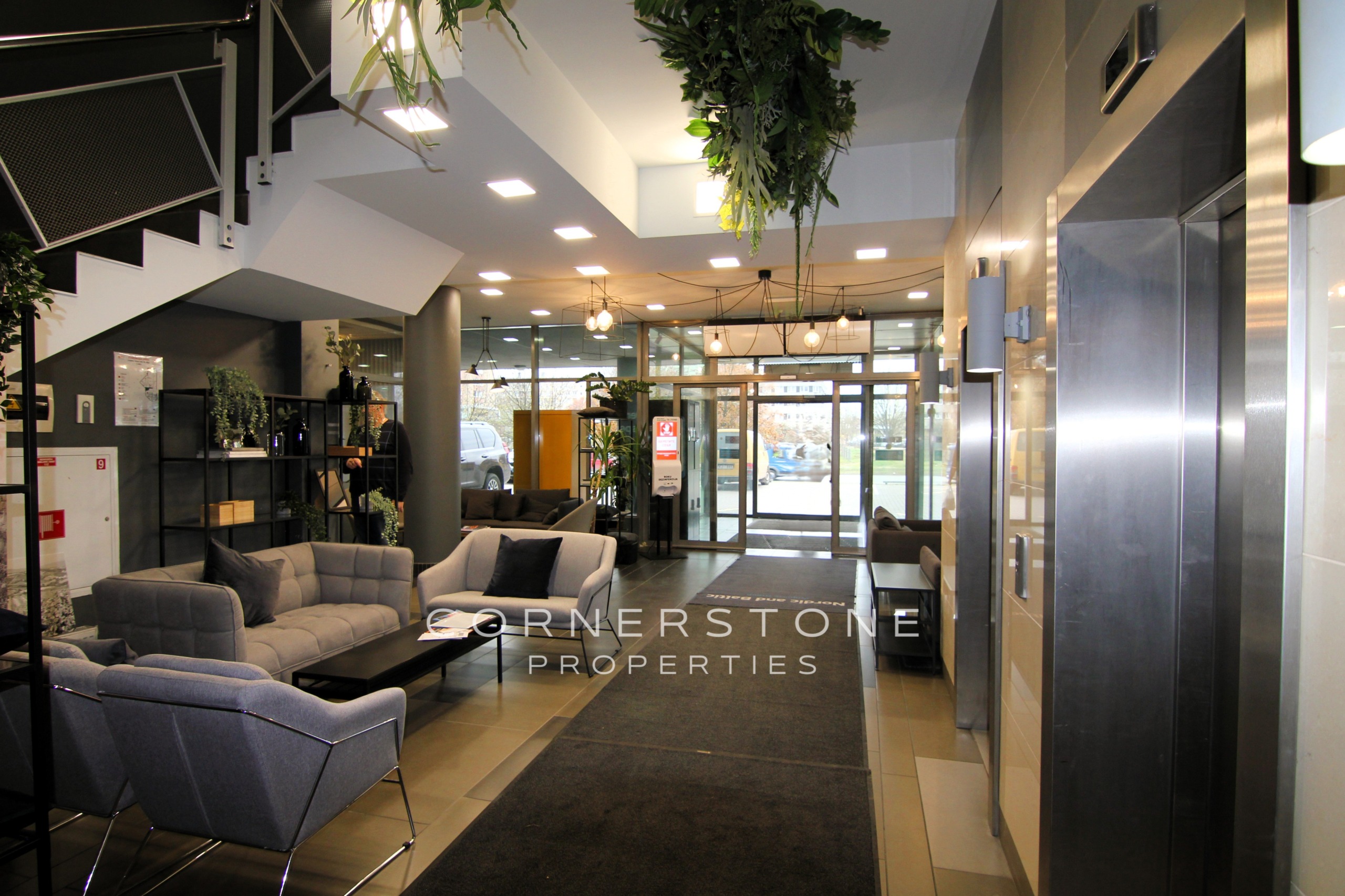 Biroja telpas 150m2 Astras ielā 8b