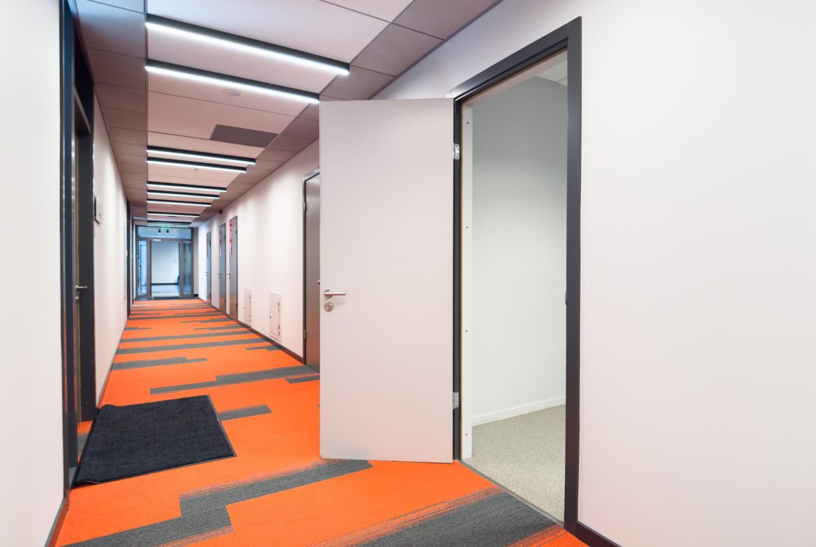 Biroja telpas 96 m2 Skanstes city
