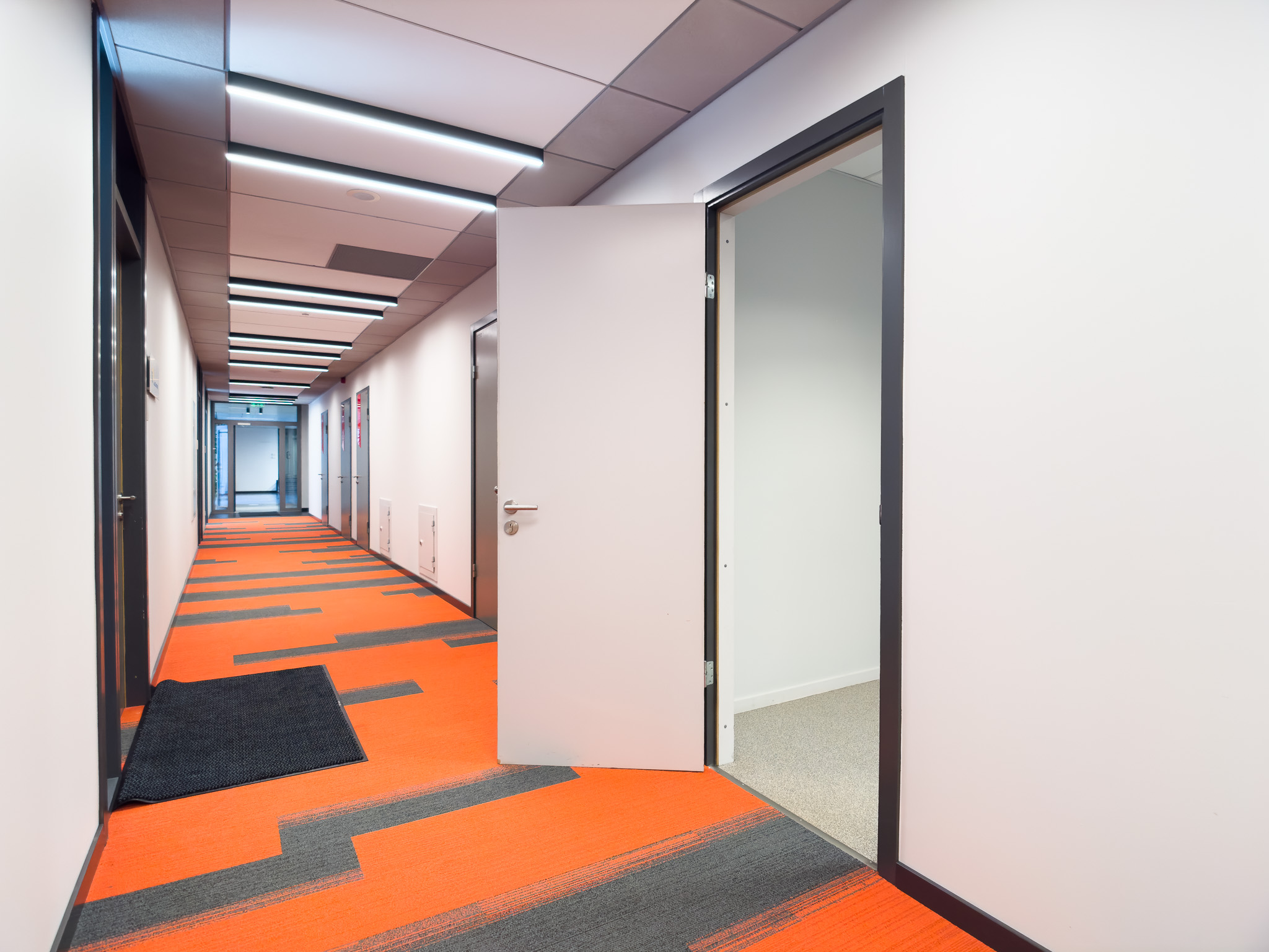 Biroja telpas 96 m2 Skanstes city