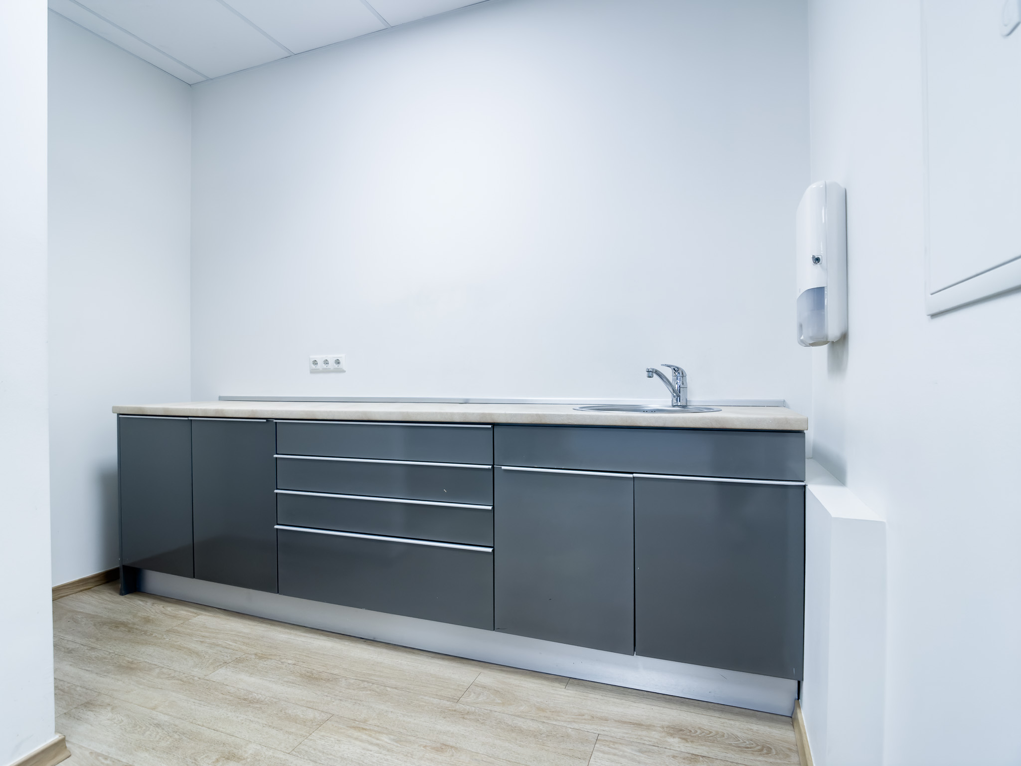 Biroja telpas 190 m2 Skanstes city