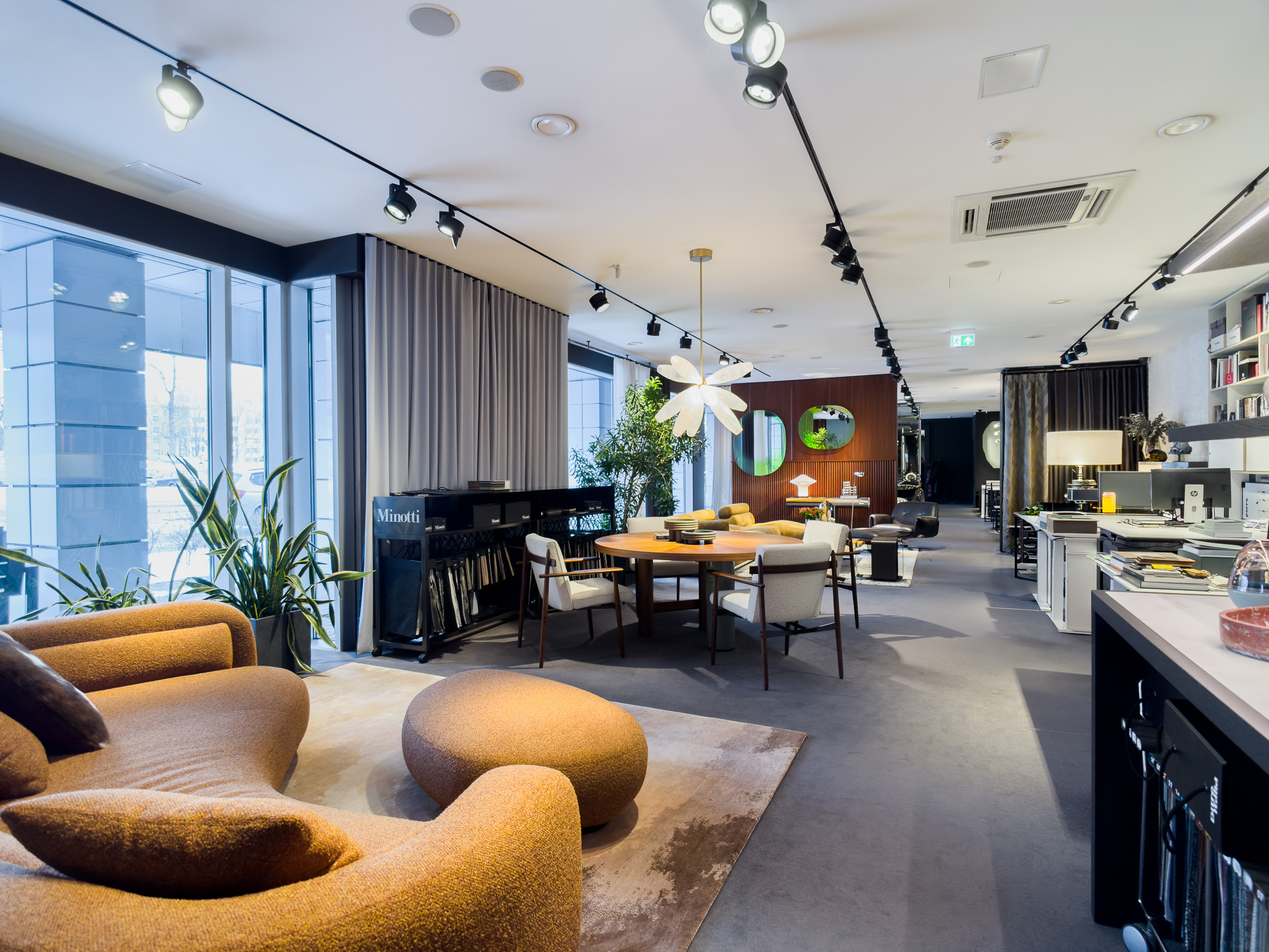 Komerctelpas 200 m2 showroom telpas Rīgā Skanstes City